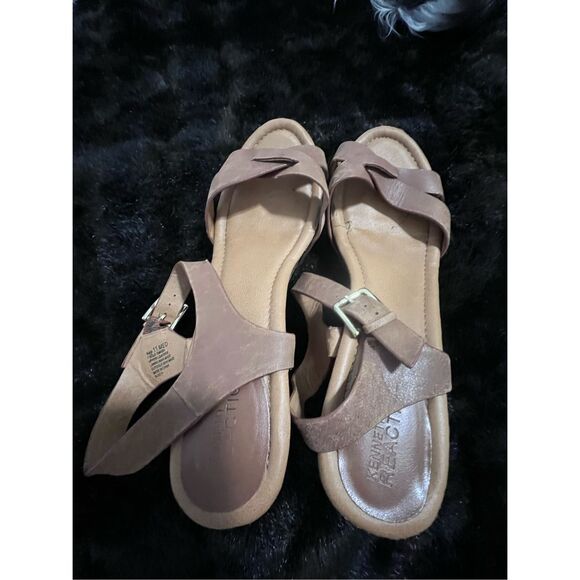 Ladies Kenneth Cole Reaction stacked  Wedge Sandals Size 11 - Picture 3 of 5